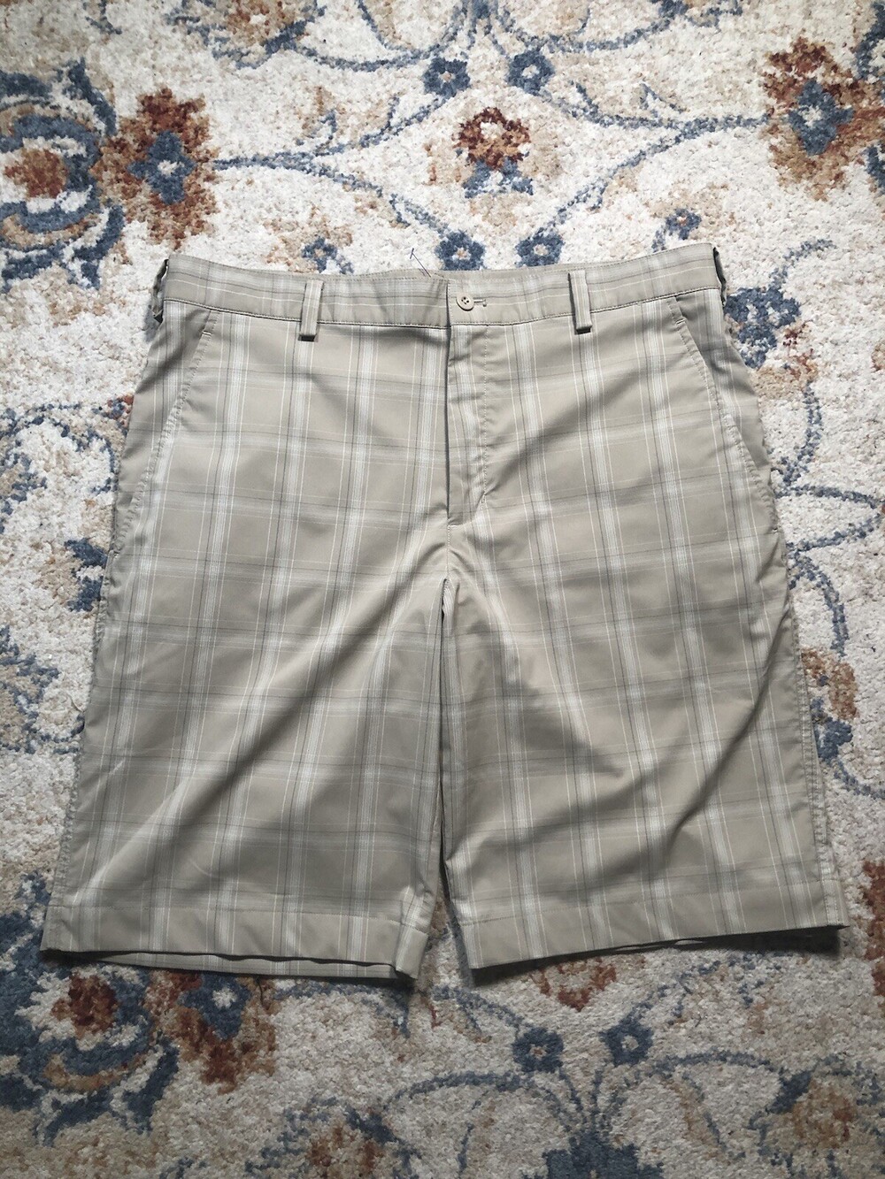 Nike Golf Shorts Mens 34 Plaid Chino Flat Front Golf Casual